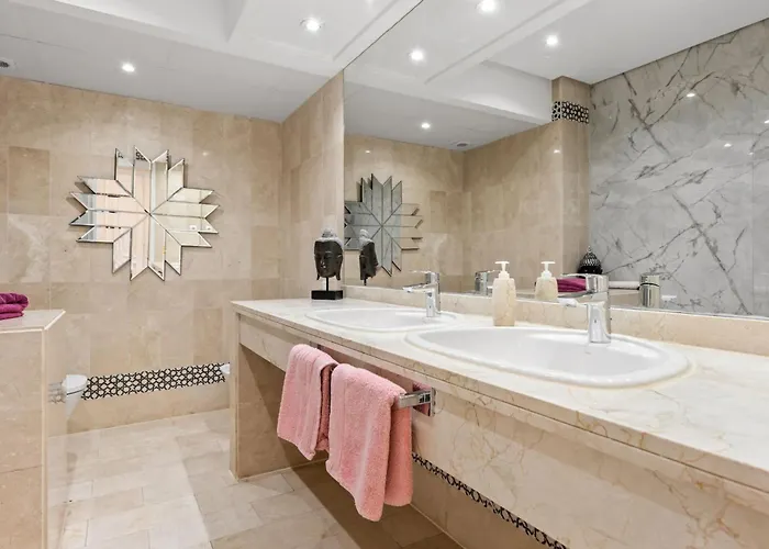 Апартаменты Beachside Puerto Banus Stunning 212 Марбелья