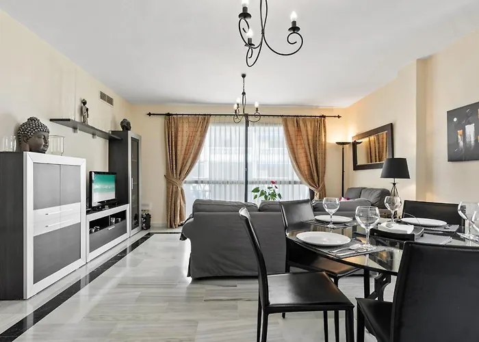 Beachside Puerto Banus Stunning 212 شقة