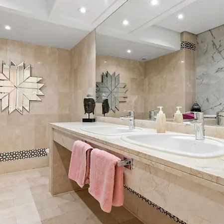 Daire Beachside Puerto Banus Stunning 212 Marbella